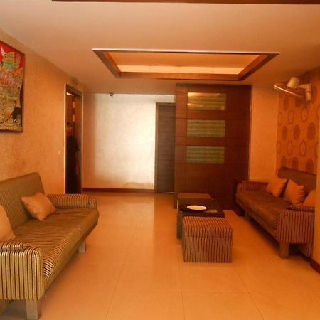 Hotel Crystal Retreat Агра Экстерьер фото