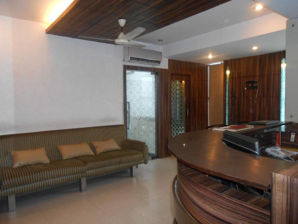 Hotel Crystal Retreat Агра Экстерьер фото