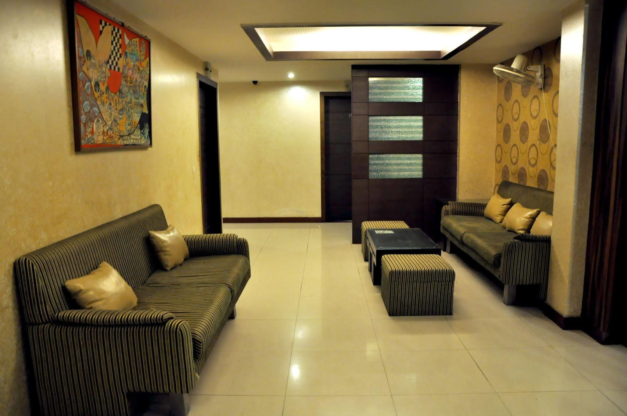 Hotel Crystal Retreat Агра Экстерьер фото